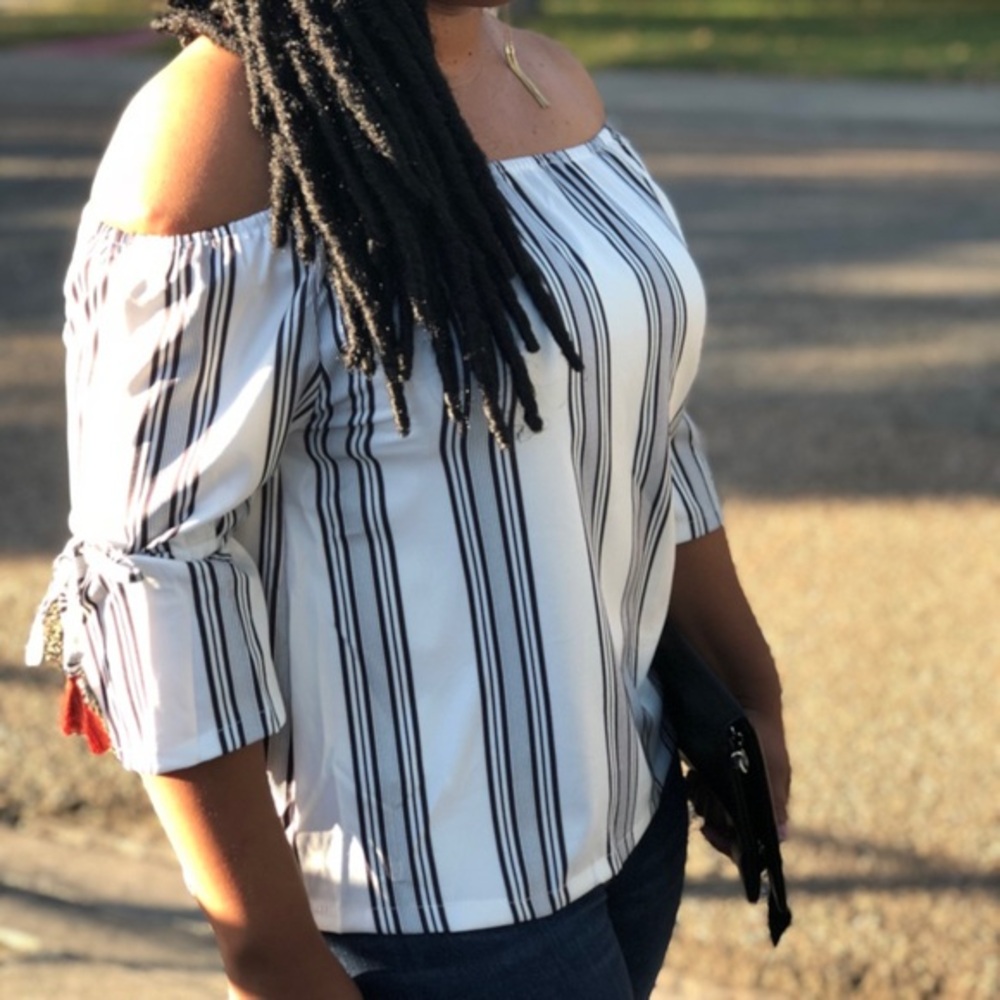 Flirty‎ off the shoulder top - Picture 4 of 6